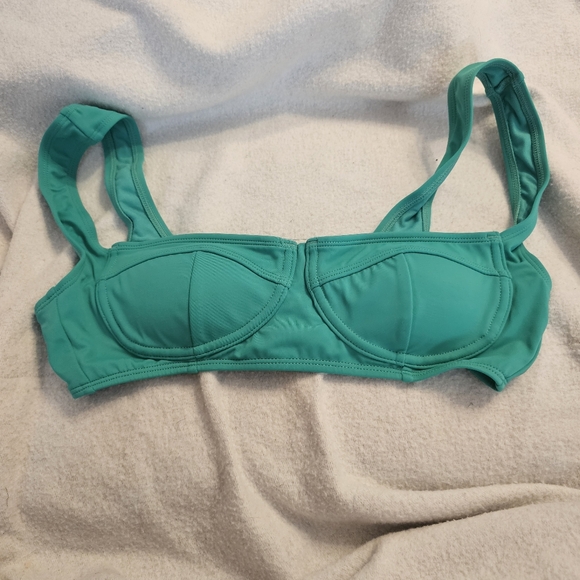 Xhiliration Green Wireless Bikini Top - Picture 1 of 6